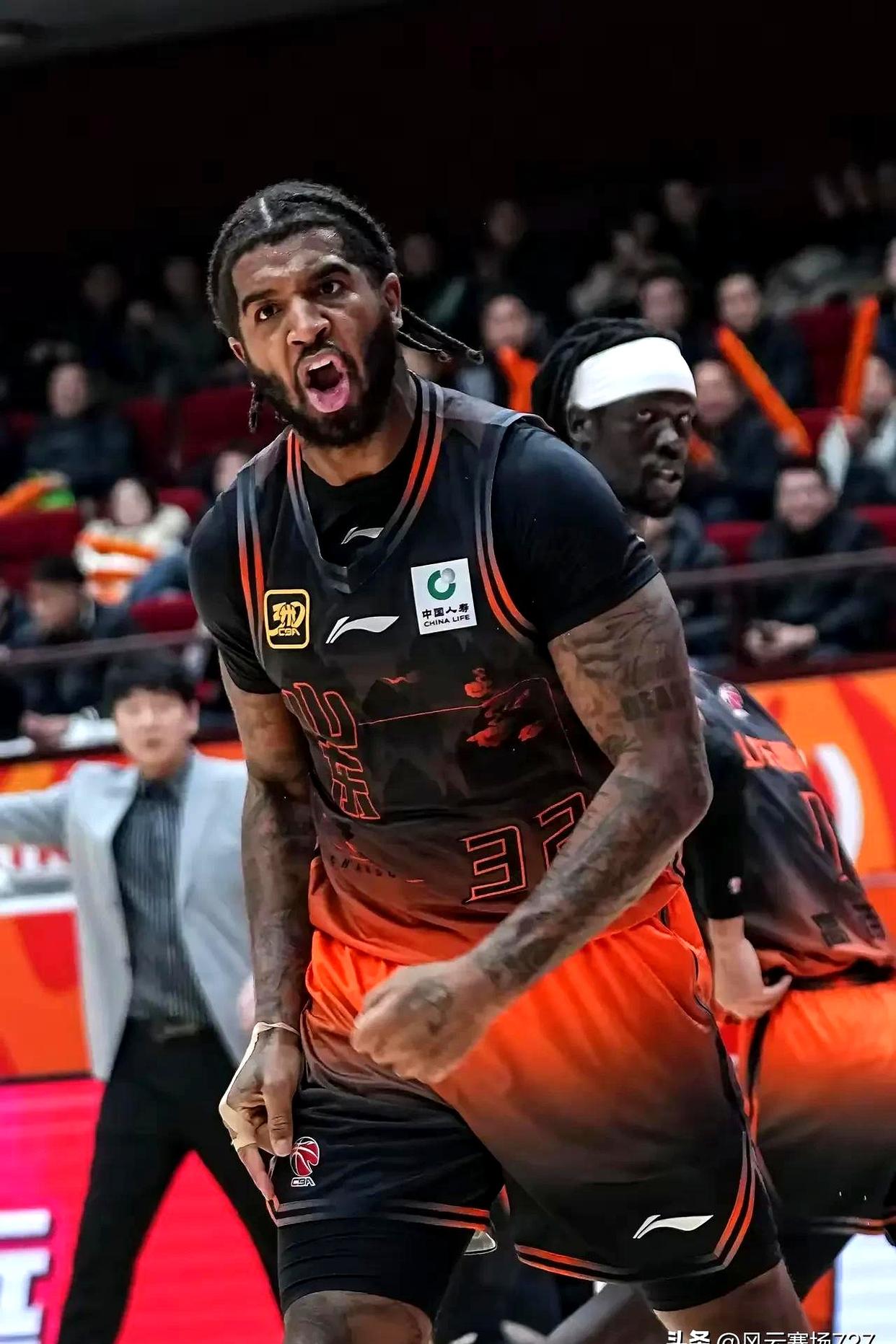 九游体育官网入口-关于今夜NBA常规赛传出新动向，山东男篮官宣签约，管理层表态：压力陡增，训练强度明显提升的信息