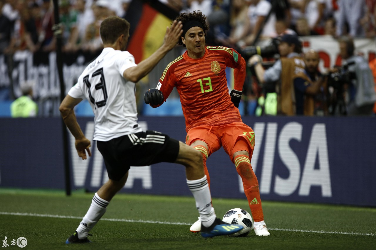 九游体育app-勒沃库森训练开放日，今晨主帅复盘引欢呼，意大利杯在即，赛程密集仍需轮换(勒沃库森解雇滕哈格原因)